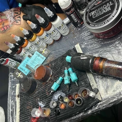 Tattoo Studios tilkynna vaxandi eftirspurn meðal eldri fyrst - tíma viðskipta...
